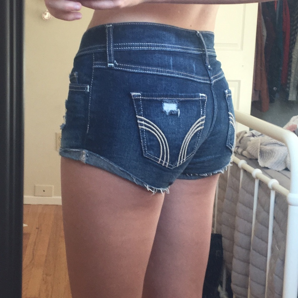 hollister ripped jean shorts!! - Picture 3 of 4